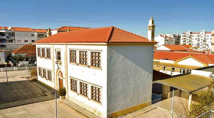 Executivo de Sto. Onofre queria mesas de voto na antiga UAL mas oposição não concordou Gazeta das Caldas - A votação para as eleições vai continuar a decorrer na Escola Básica do Bairro da Ponte