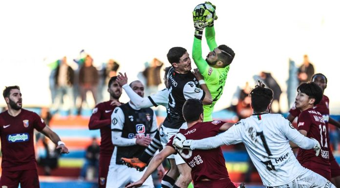 Golo de canto decidiu o derby do Oeste