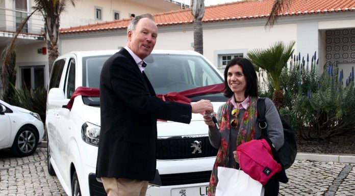 Golfistas da Praia D’El Rey ofereceram carrinha à Misericórdia das Caldas