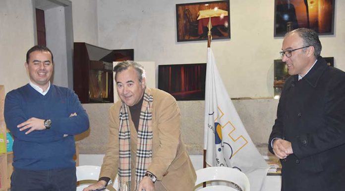 Óbidos.com vai adquirir carro eléctrico para transportar bagagens para dentro da vila Gazeta das Caldas - Óbidos.com