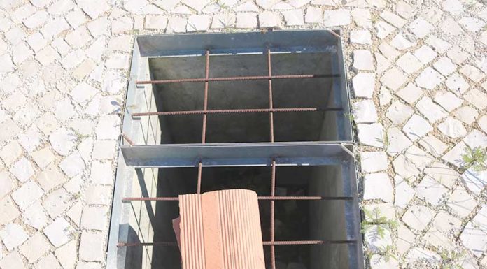 Moradores queixam-se de caixa de saneamento sem tampa na Rua do Comércio Gazeta das Caldas