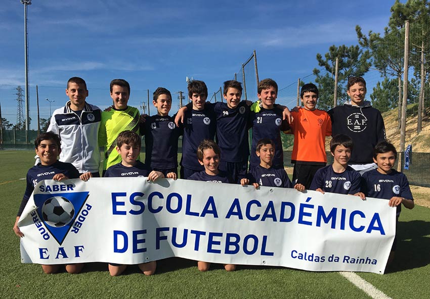 E. Académica vence e lidera Distrital de Infantis