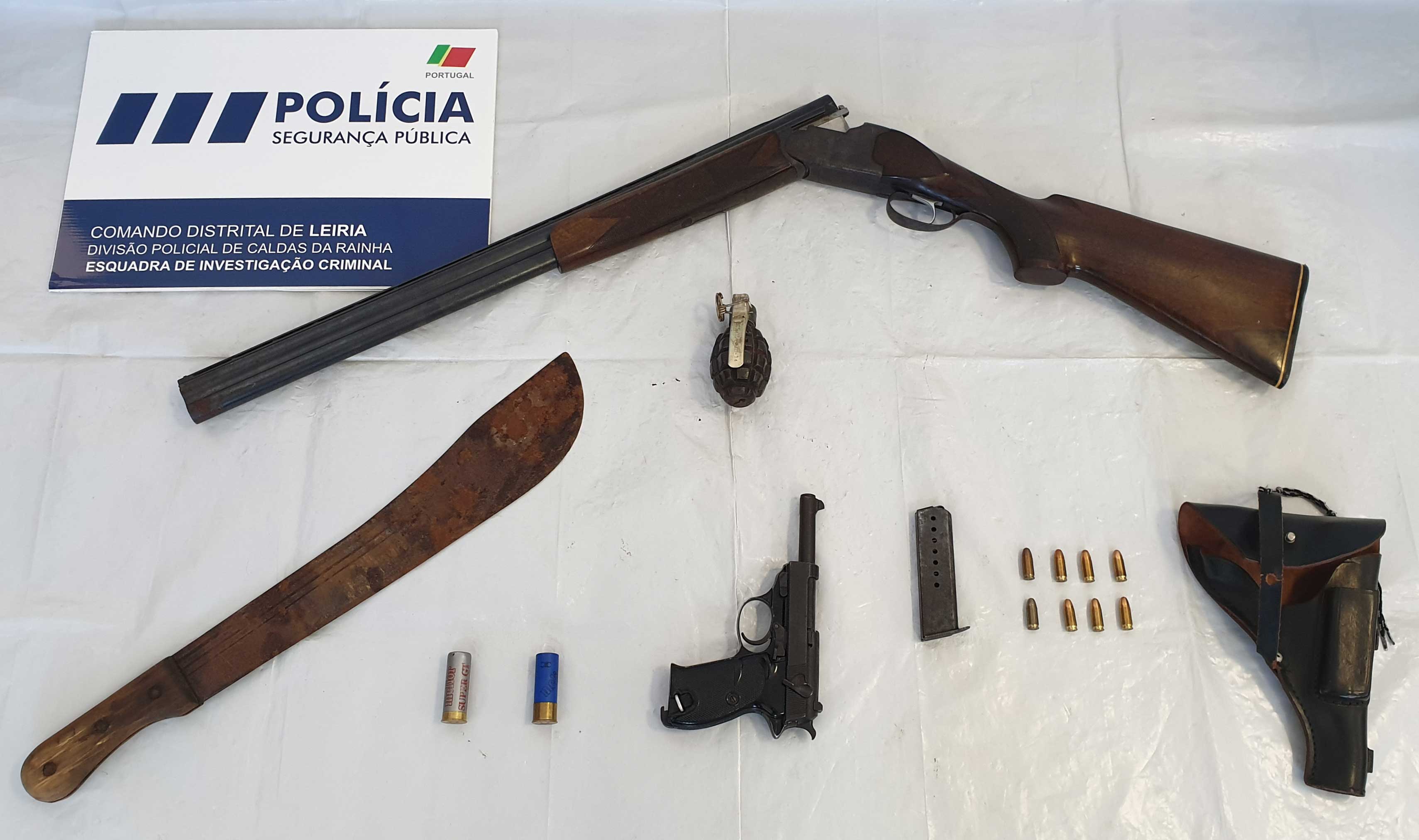Armas apreendidas a suspeito de violência doméstica