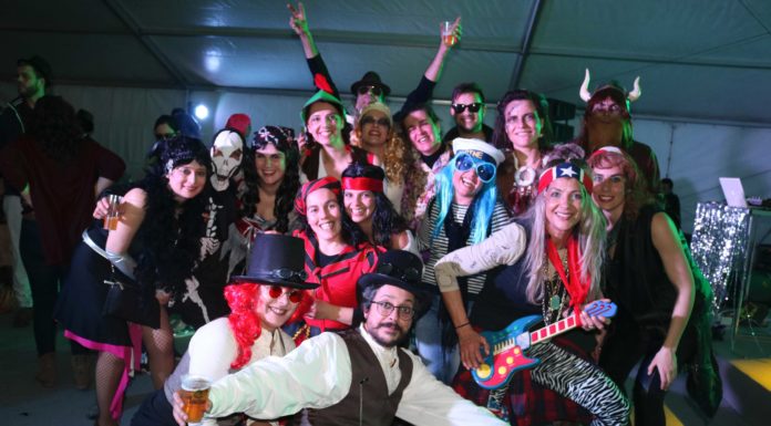 Já se festeja o Carnaval no Oeste