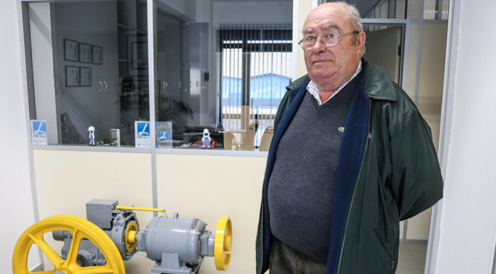 Pedro Bento foi para França e subiu na vida… de elevador!