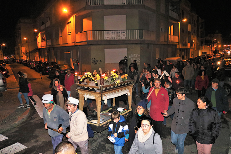 Cada vez há mais “viúvas” carpideiras no Enterro do Entrudo