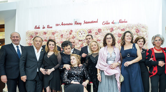 Baile solidário juntou mais de uma centena de rotários nas Caldas