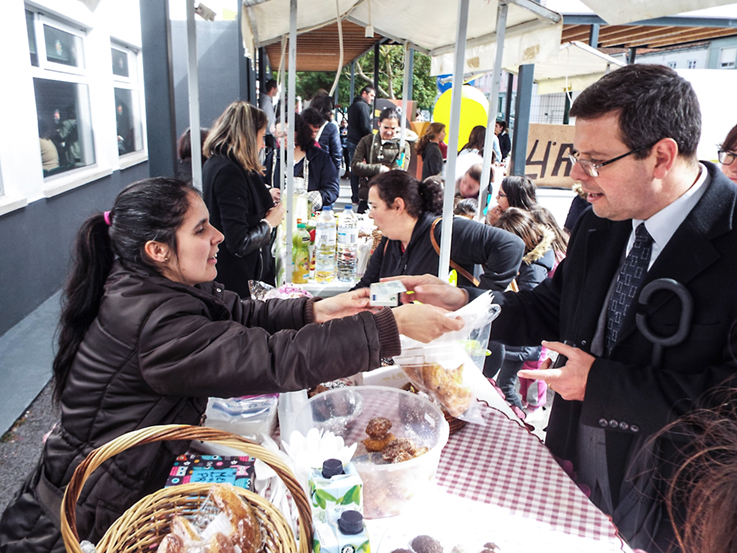 Escola Básica do Bairro dos Arneiros promoveu Mercadinho da Primavera