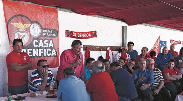 Duzentos benfiquistas festejaram título em Alfeizerão