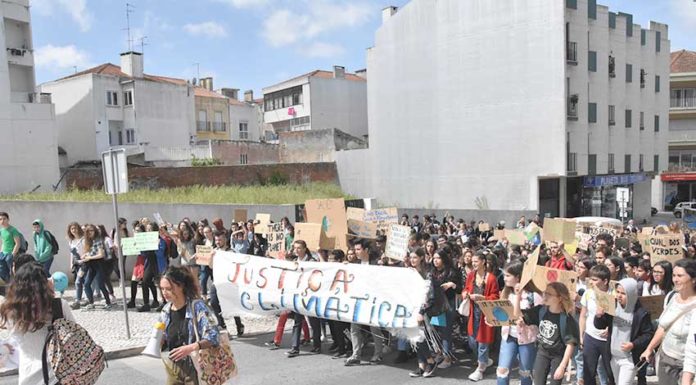 Greve estudantil pelo clima juntou mais de 200 jovens nas Caldas