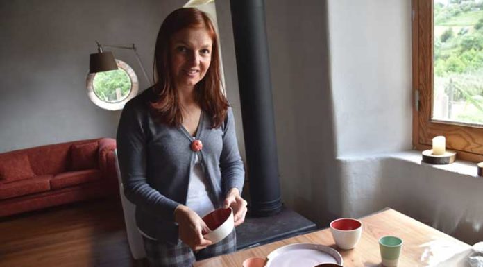 Sílvia Jácome, a designer de cerâmica que vive e trabalha com preocupações ecológicas