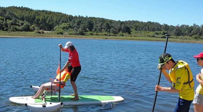 Óbidos promoveu clínica de SUP Adaptado na Lagoa de Óbidos
