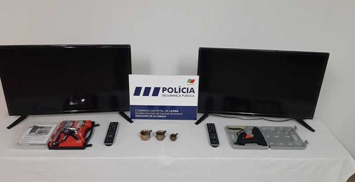 Detido por posse ilegal de arma na sequência de violência doméstica