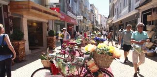 Bicicletas floridas embelezaram a cidade