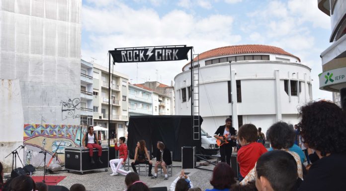 Um circo de rock e uma orquestra lotaram largo e Praça da Fruta