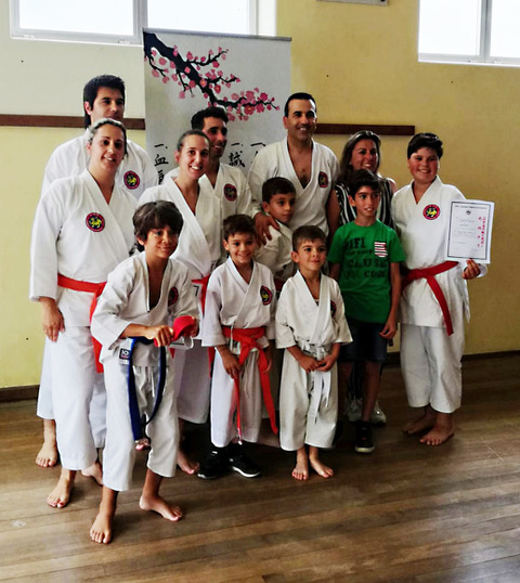 Atletas de Karaté Shokotan dos Pimpões sobem de grau com excelentes resultados