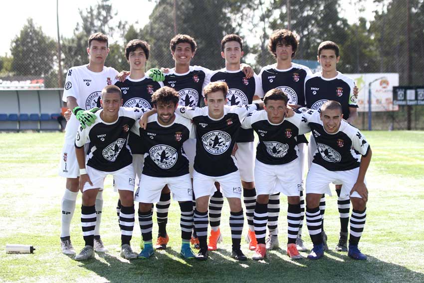 Vitória ao cair do pano