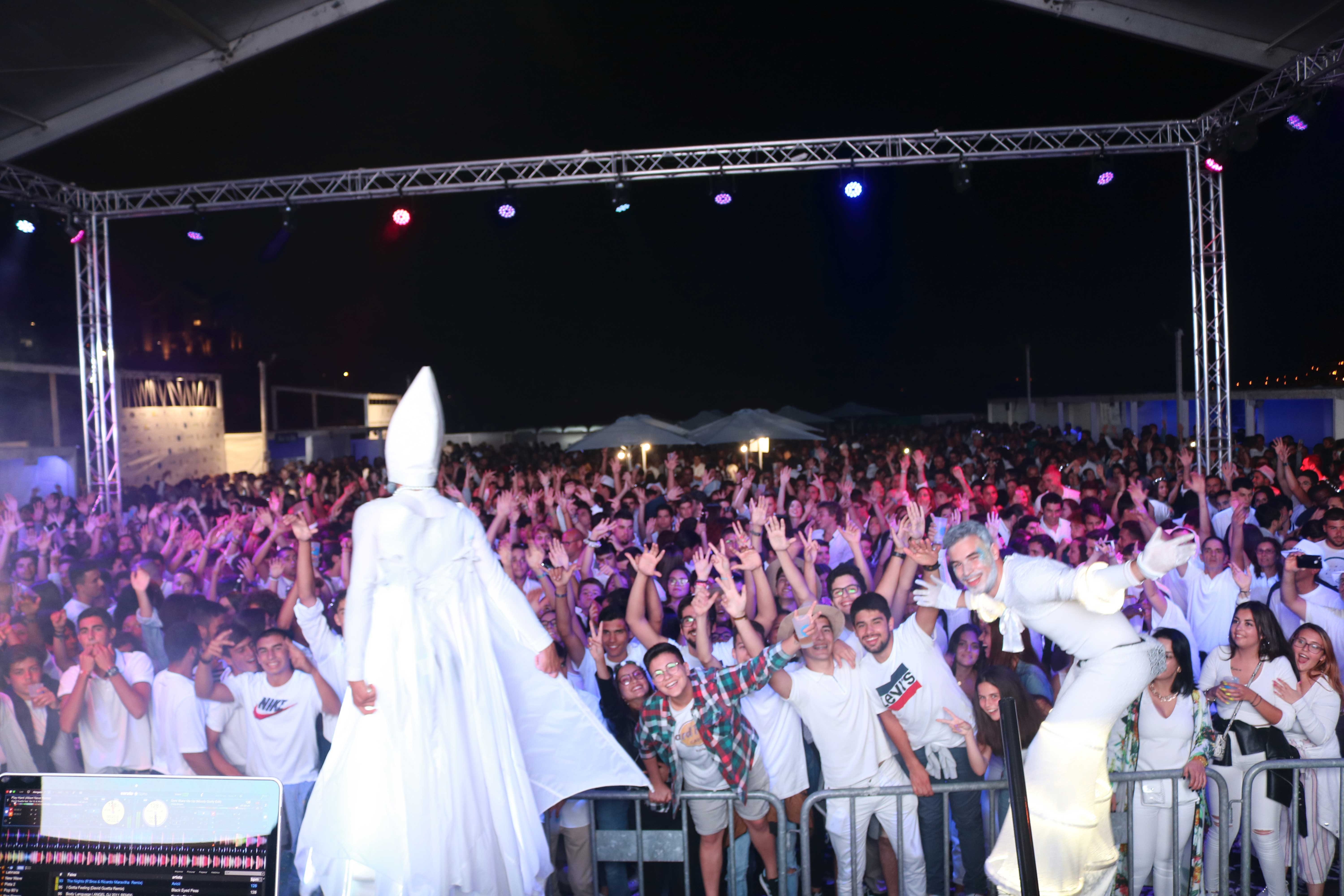 Festa Branca com mais animação e preocupações ambientais