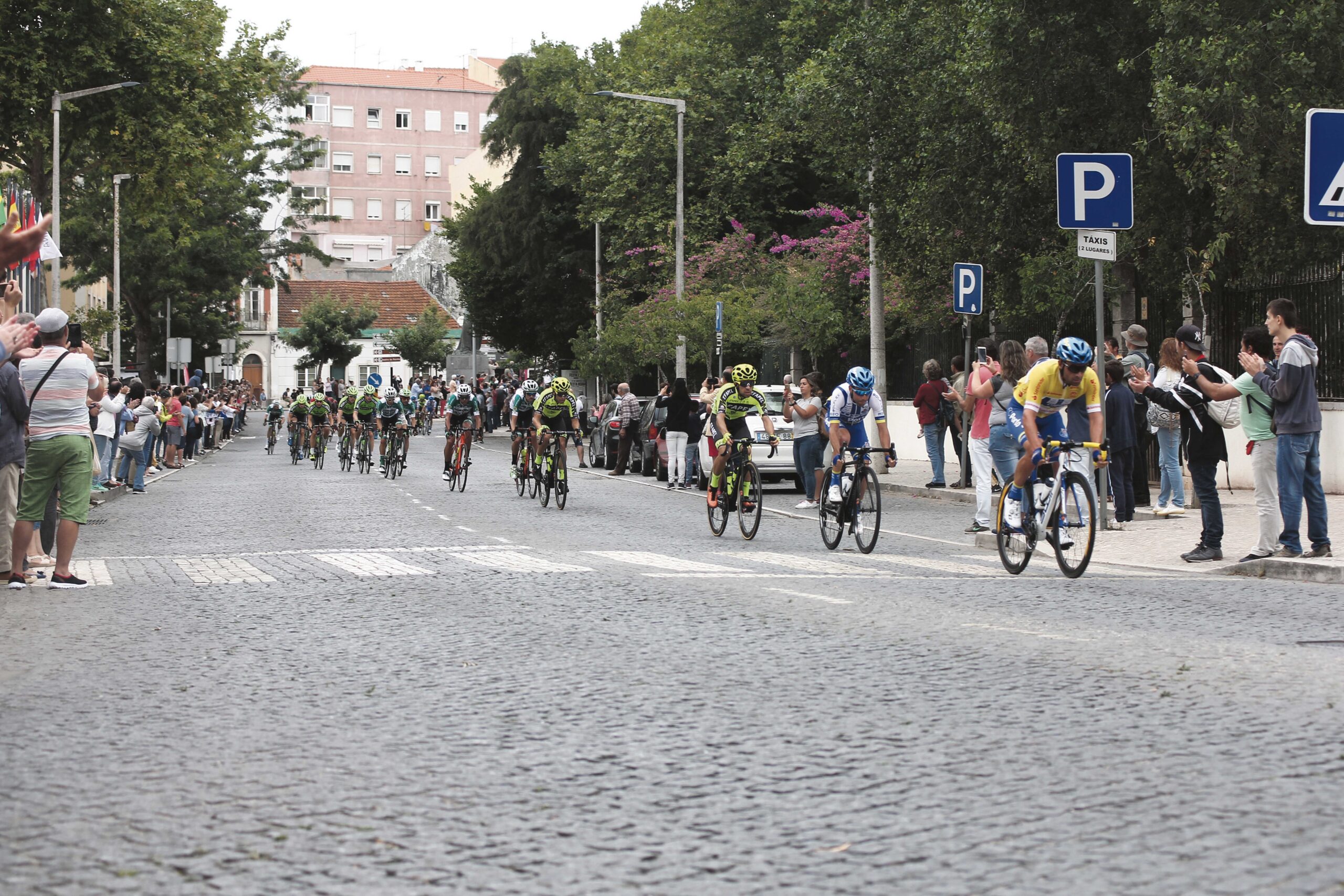 Caldas da Rainha saiu à rua para ver a Volta passar