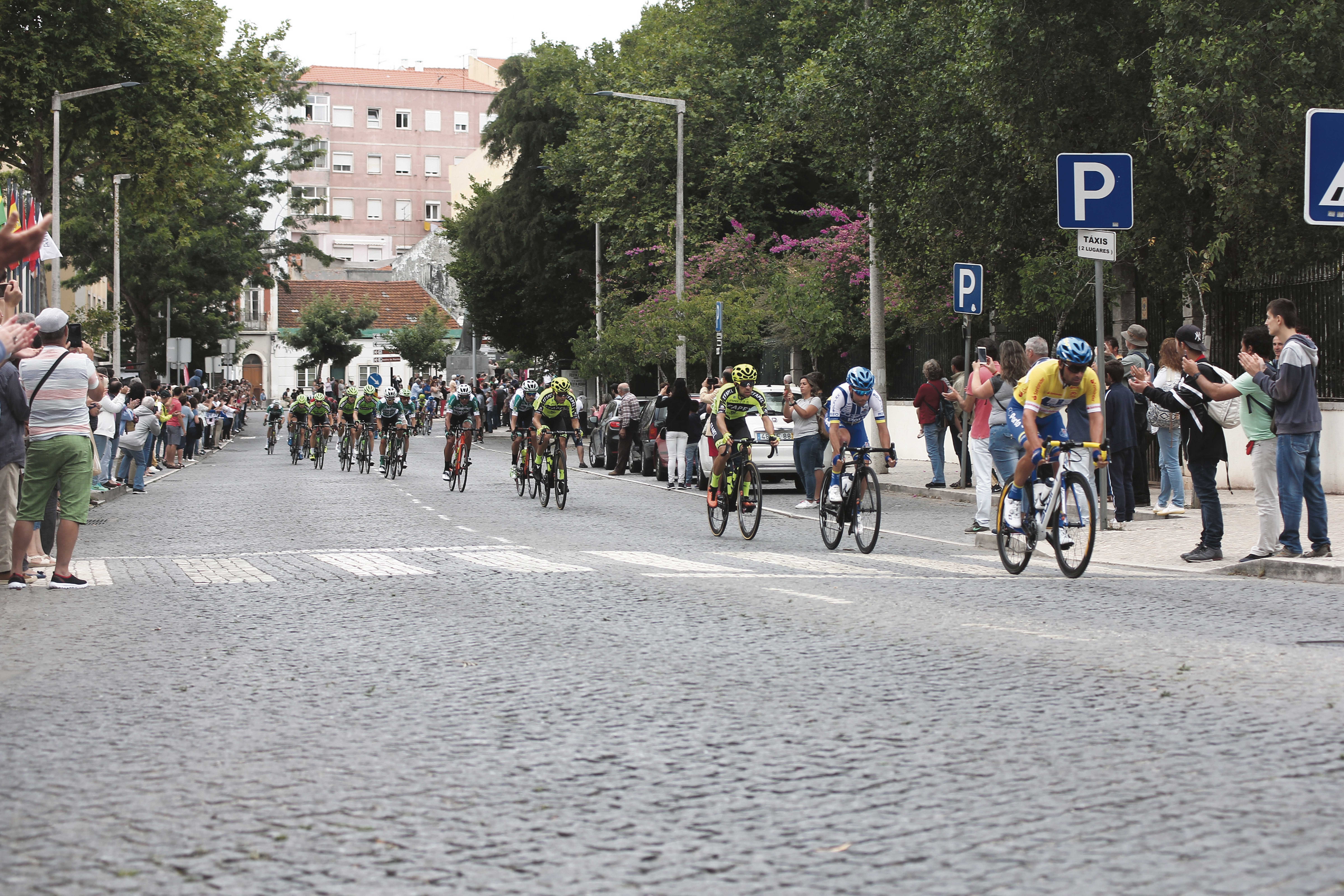 Caldas da Rainha saiu à rua para ver a Volta passar