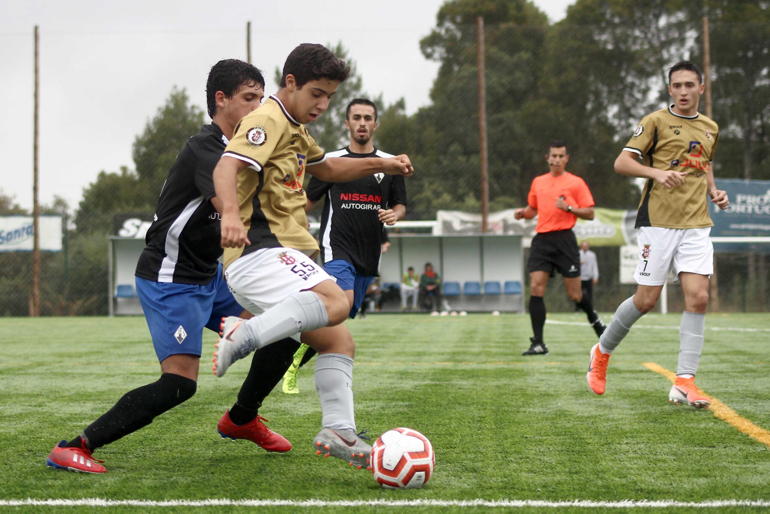 Bis de Guga não chegou para pontuar