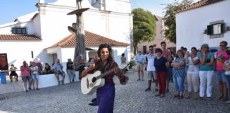 Arte contemporânea deu nova vida à aldeia de Moledo