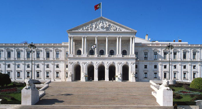 Uma dezena de caldenses já foram deputados na Assembleia da República