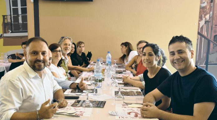 Superstições da sexta-feira 13 debatem-se em almoço