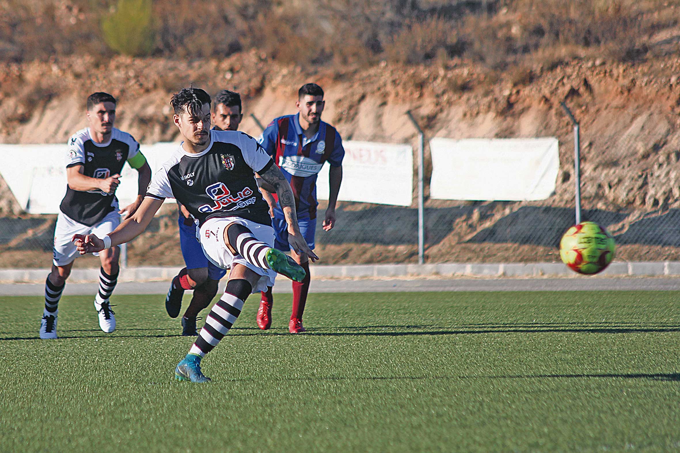 Caldas confirma favoritismo com uma ‘manita’