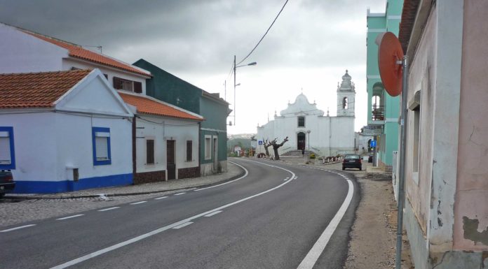 Obra inacabada em Alfeizerão