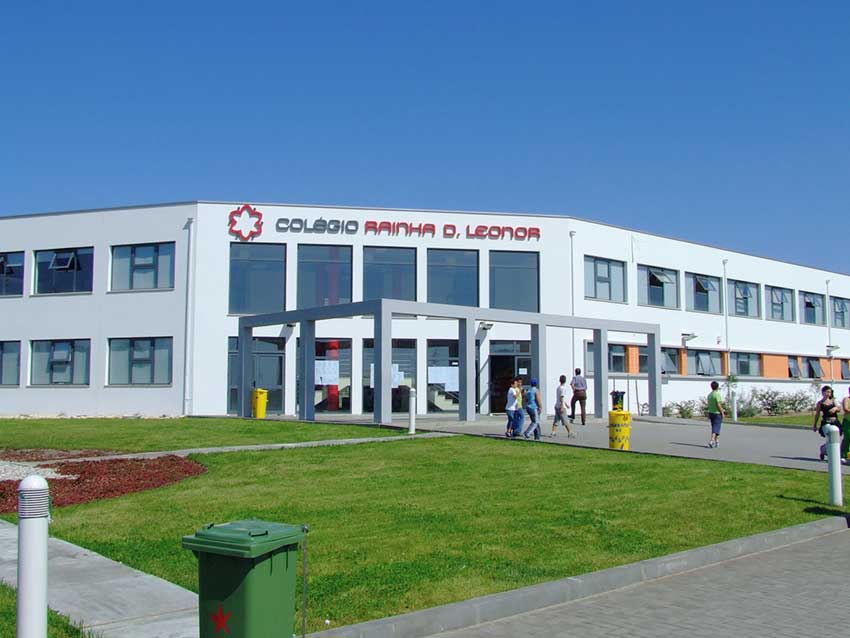 Colégio proíbe uso de telemóveis no recinto escolar e o recreio volta a ser o que era