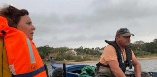 CDS ouve queixas dos mariscadores pela burocracia imposta para pescar na Lagoa