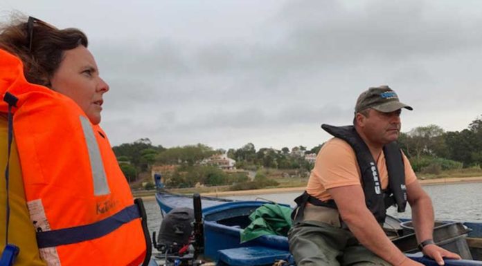 CDS ouve queixas dos mariscadores pela burocracia imposta para pescar na Lagoa