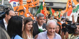 Líder do PSD em arruada com os candidatos por Leiria na Rua das Montras