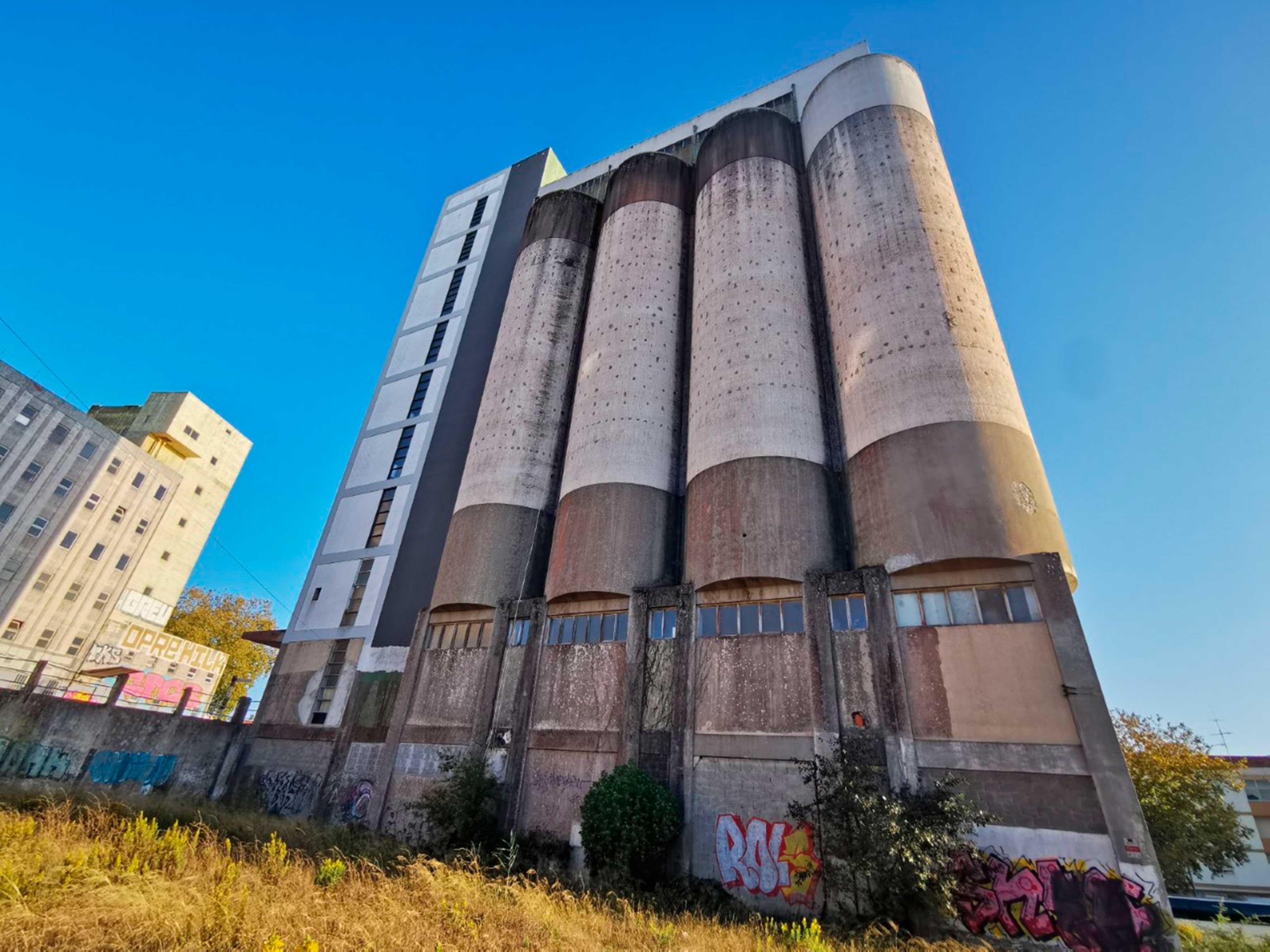 Silos da antiga EPAC estão à venda por 700 mil euros