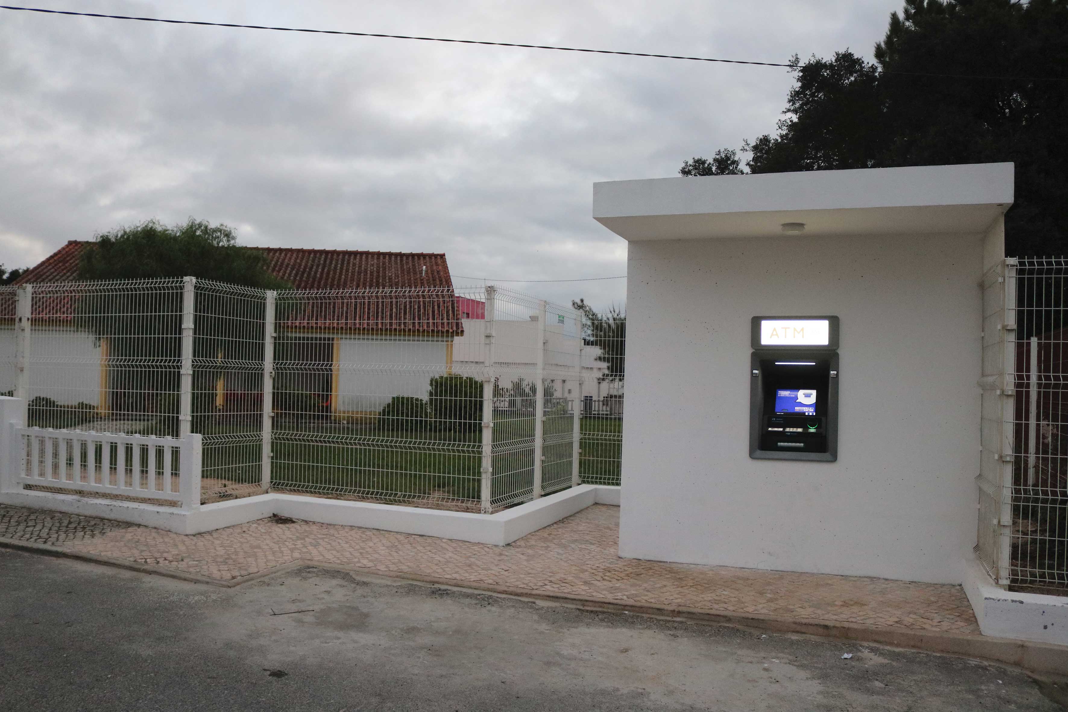 Salir de Matos volta a ter caixa Multibanco