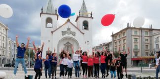 Wall Street English festejou aniversário na Praça 25 de Abril