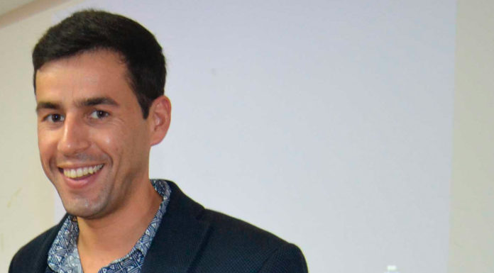 Caldense lançou livro sobre etiqueta moderna