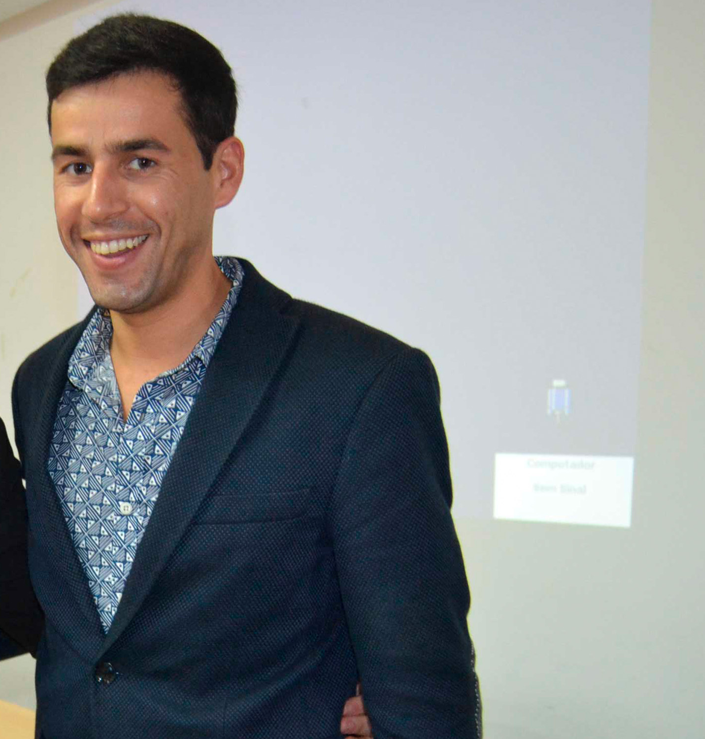 Caldense lançou livro sobre etiqueta moderna