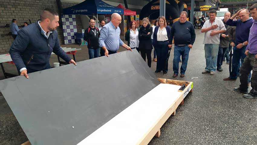 Lealmat mostrou como se trabalha com revestimento cerâmico de grandes dimensões