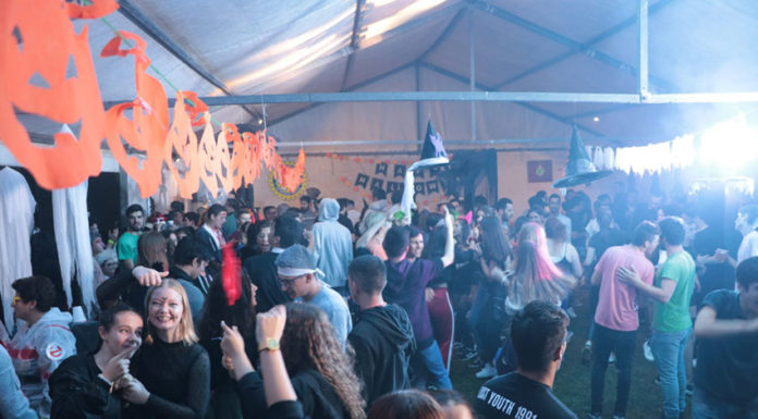 Com a comunidade entre o “mistério” e a “abnegação”