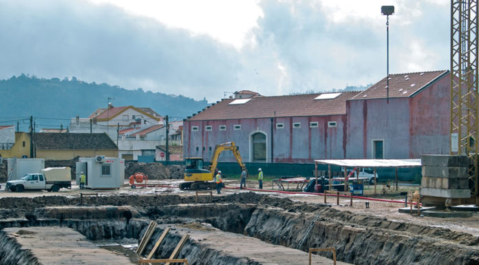 Obra do Centro Escolar de Alfeizerão já avançou