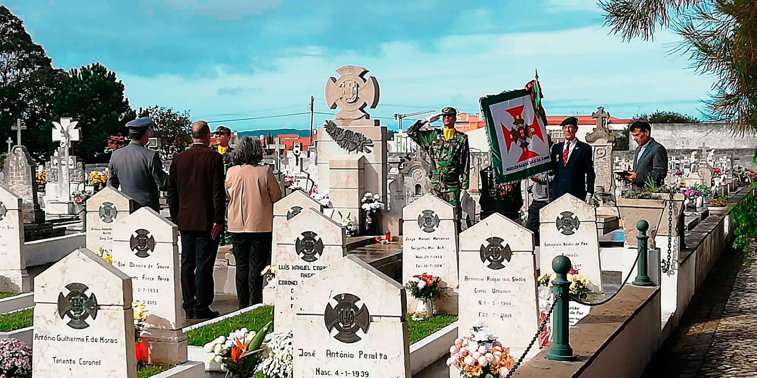 Combatentes prestaram homenagem aos mortos