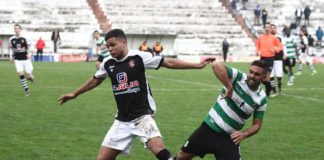 Goleador improvável impede derrota caseira