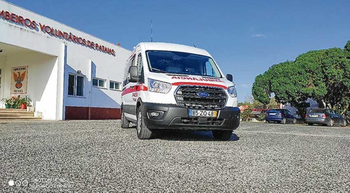 União de Freguesias de Pataias e Martingança ofereceu ambulância aos Bombeiros