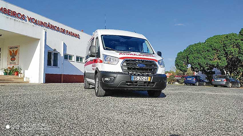 União de Freguesias de Pataias e Martingança ofereceu ambulância aos Bombeiros