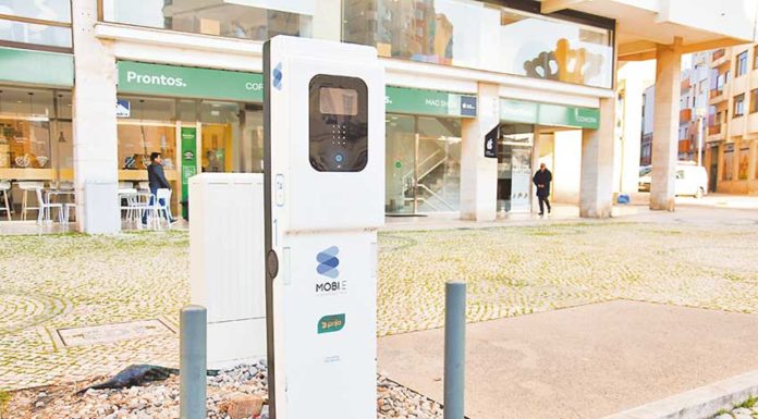 Proprietários de eléctricos reclamam postos de carregamento