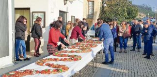 Bolo-rei com mais de 10 metros deu as boas-vindas ao ano de 2020 na praia de Paredes da Vitória