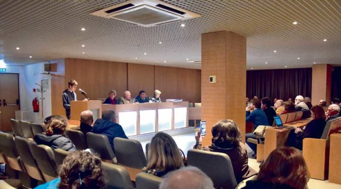 Munícipes e deputados municipais mostram preocupação com a limpeza na cidade