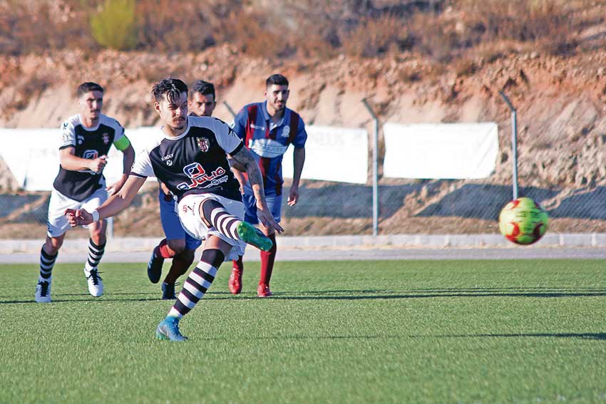 Caldas empata na casa do último